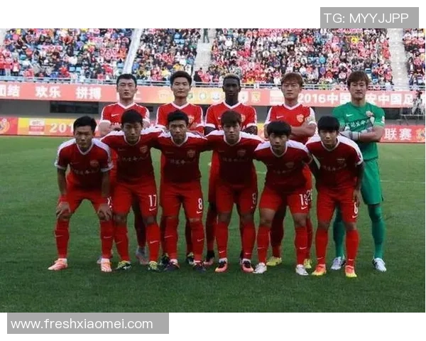 武汉篮球队在世界杯积分榜中以60分稳居第一，展现强劲实力与竞争优势