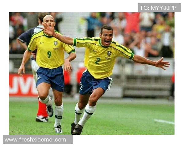 琉球足球明星球员的传奇故事与辉煌成就探秘