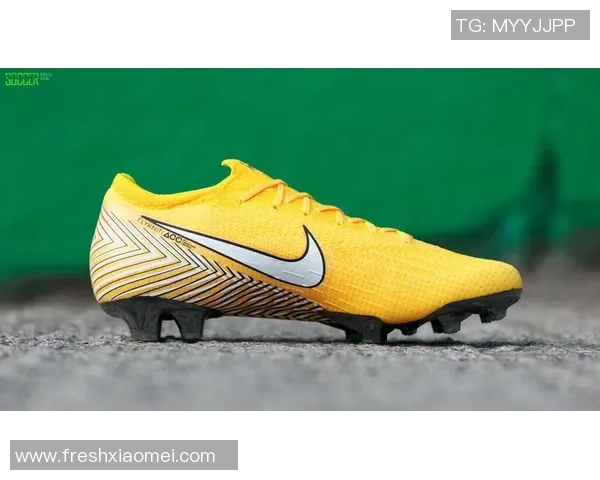 足球明星如何选择鞋子提升球场表现与技巧的秘密分享